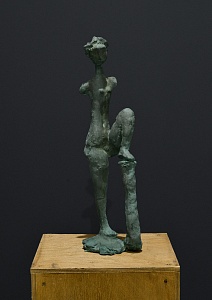 "Wears stockings", 2019